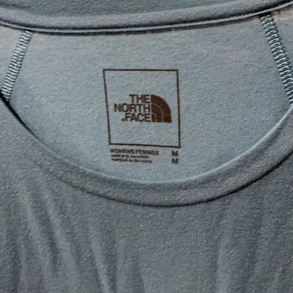 North Face Athletic Shirt Teal - Picture 2 of 9